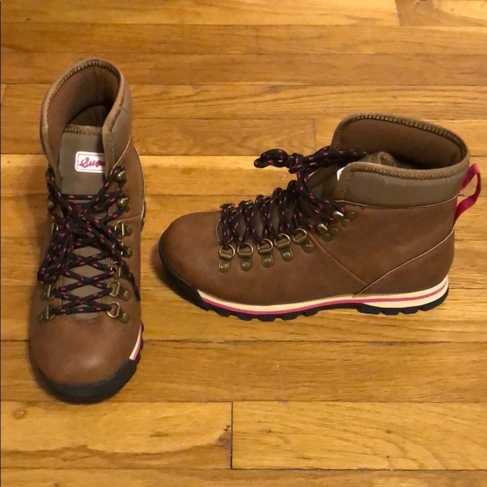 Brand New Hiker Booties